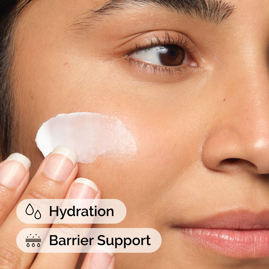 natural-moisturizing-factors-ha-x6 ord-natural-moisturizing-factors-ha-model-application-with-benefits.jpg
